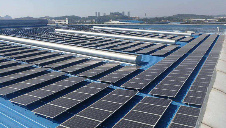 光伏支架國(guó)家標(biāo)準(zhǔn)，一個(gè)光伏板要多少個(gè)支架