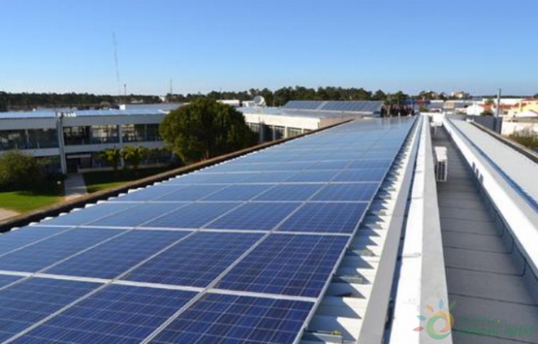 高速公路兩邊是否安裝太陽能，高速公路能用太陽能路燈嗎