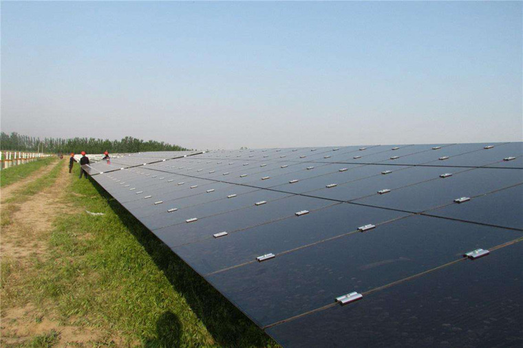 薄膜組件為什么要負(fù)極接地，如何為薄膜組件選擇逆變器